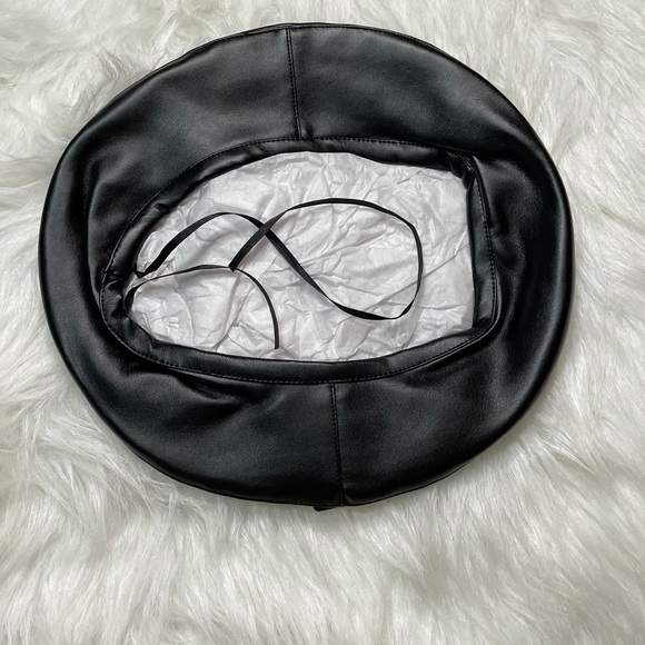 NEW TRENDY RED FAUX LEATHER BERET - Picture 8 of 12